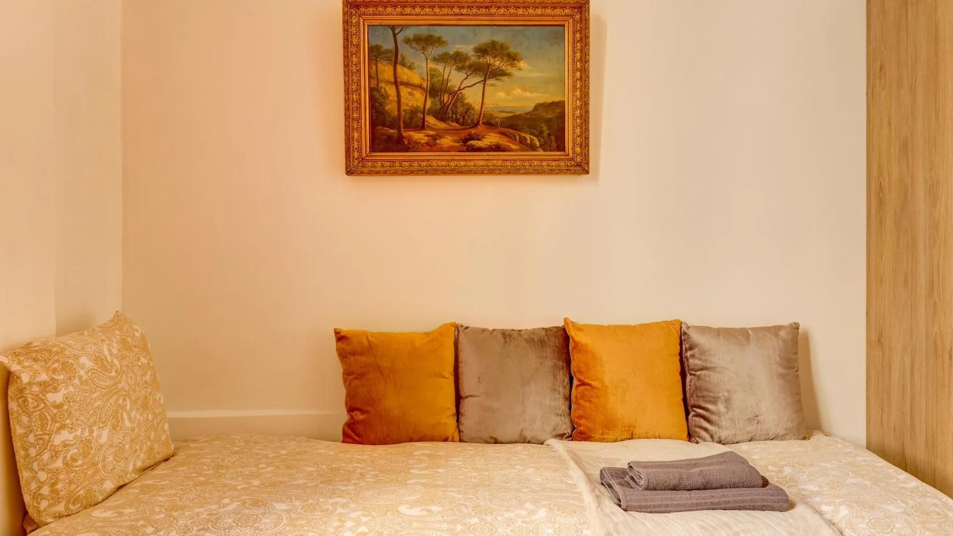 Small Luxurious Room In The Heart Of Saint Germain Parijs Appartement