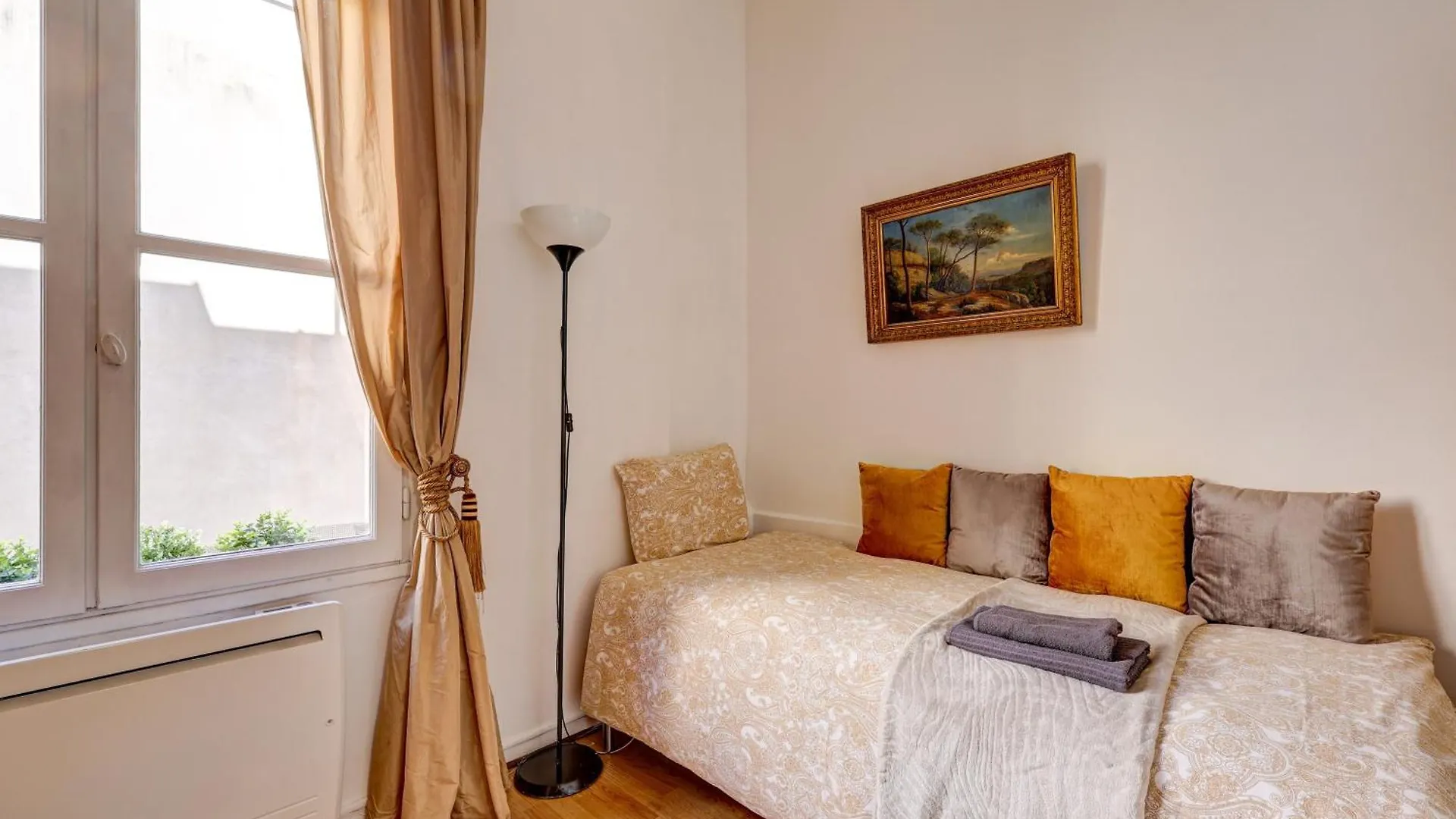 Small Luxurious Room In The Heart Of Saint Germain Parijs Frankrijk